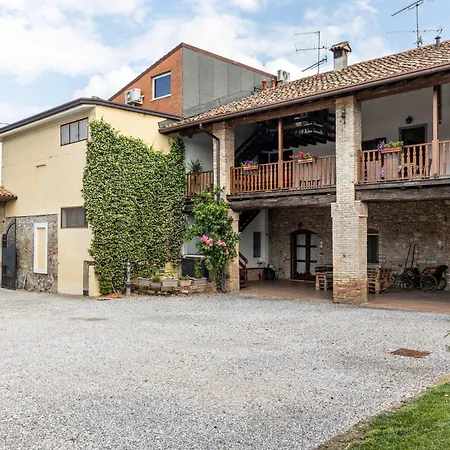 شقة Cascina Raperonzolo